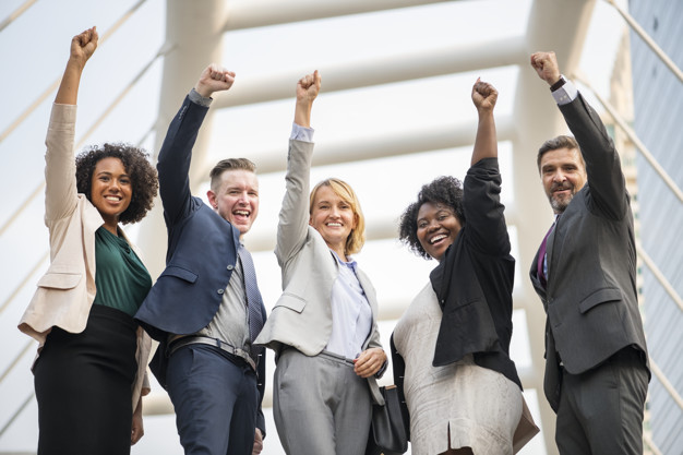 
	Business Opportunity JOOB

	Group of people cheering
	Women, men
